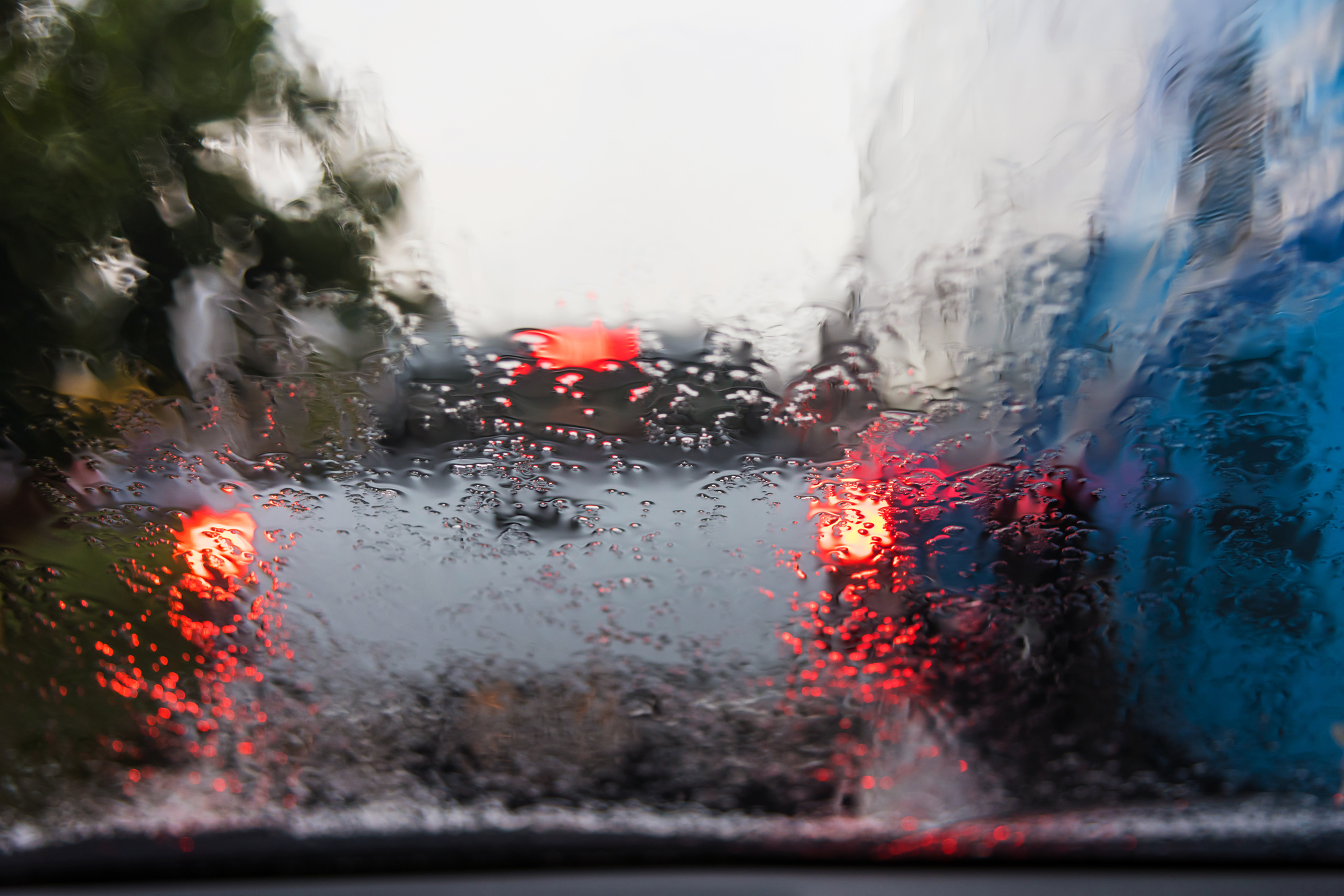 お盆期間中の渋滞・局地的大雨に注意！アイキャッチ画像